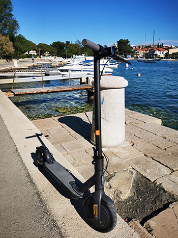 Električni romobil u Zadru